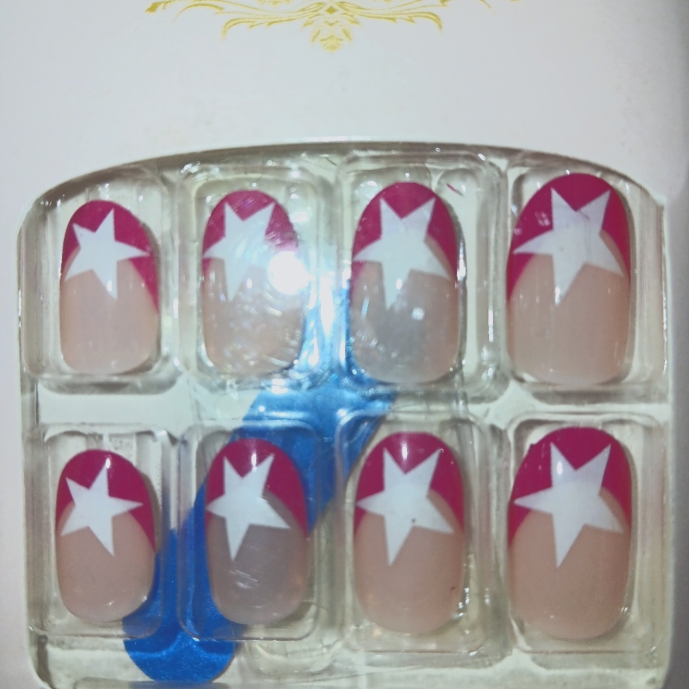 False Press On Fingernails Set of 24 Pink Stars